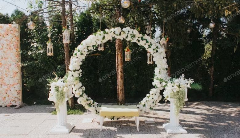 Metallic Harmony Circle Arch